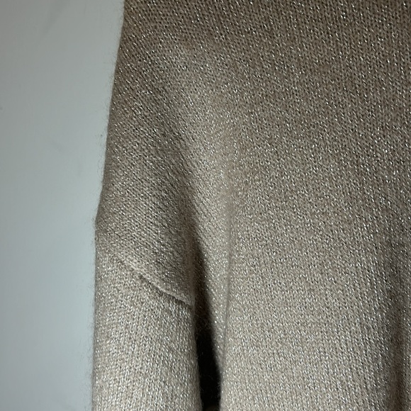 GAP Kids beige fine knit sweater with shiny sparkles within the material - Picture 3 of 9